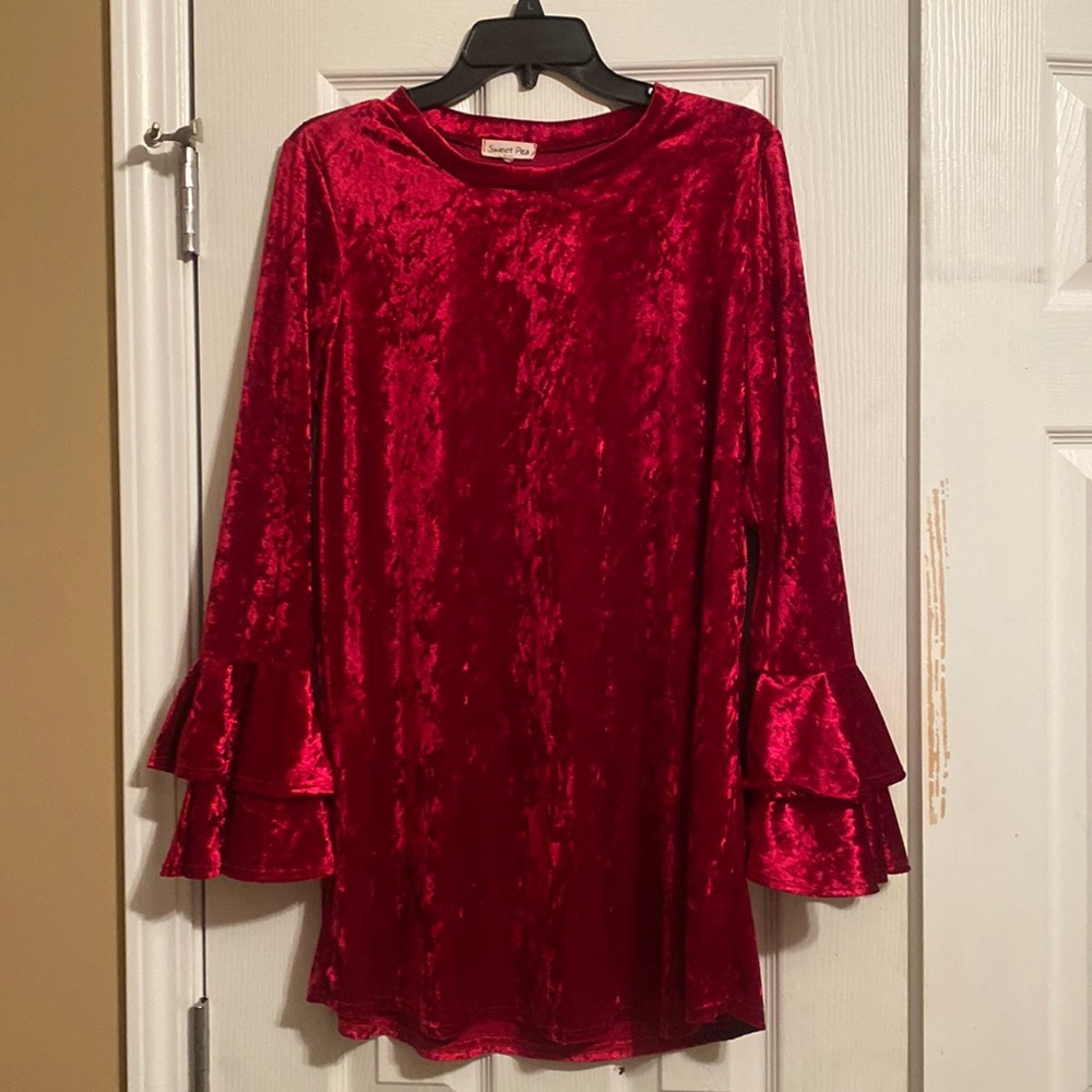 Large red Sweet Pea top that can be worn as a mini dress.